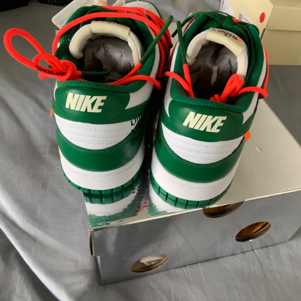 Off white pine green dunks - Picture 2 of 4